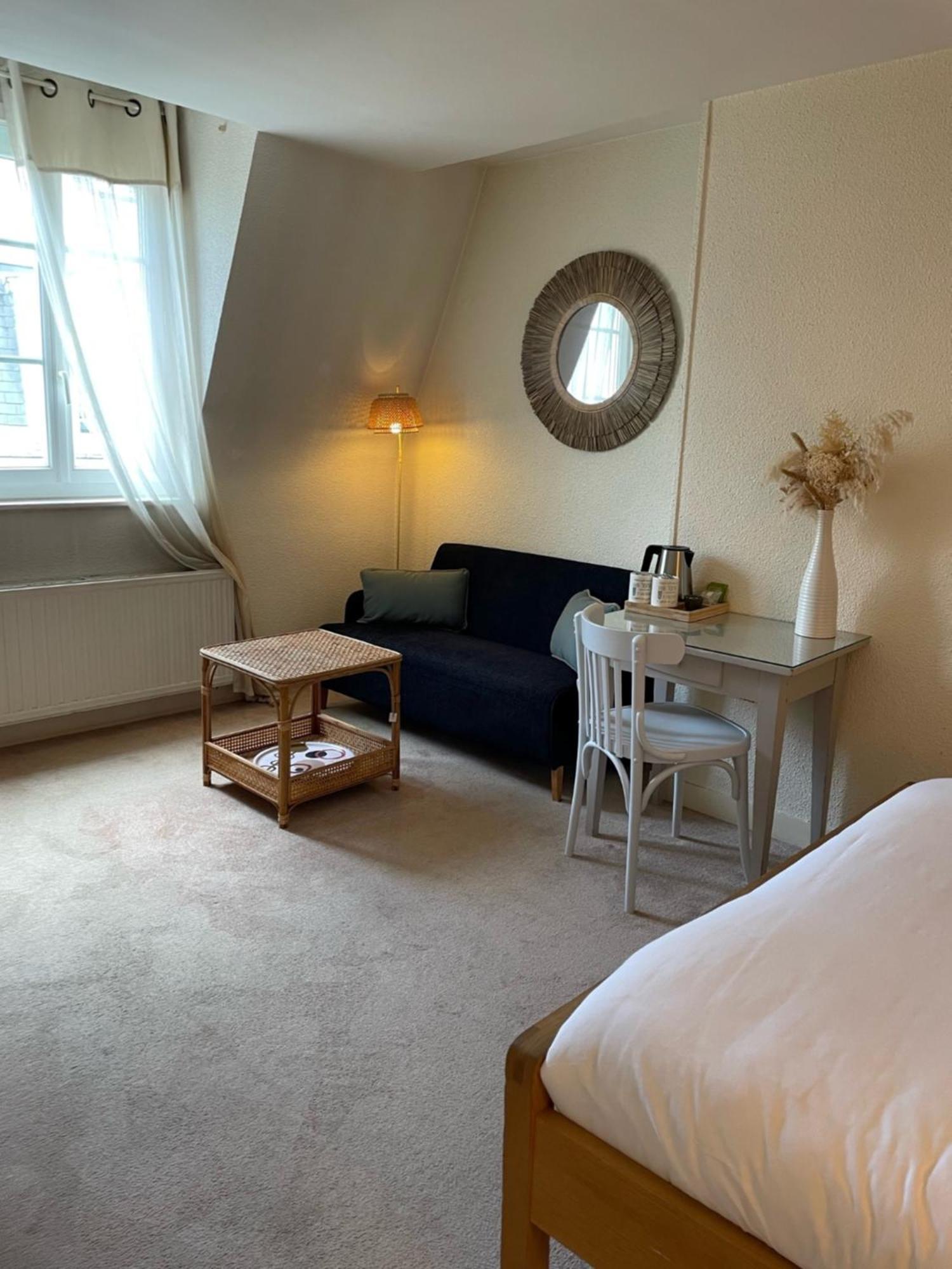 Hotel Des Falaises Villers-sur-Mer Bagian luar foto