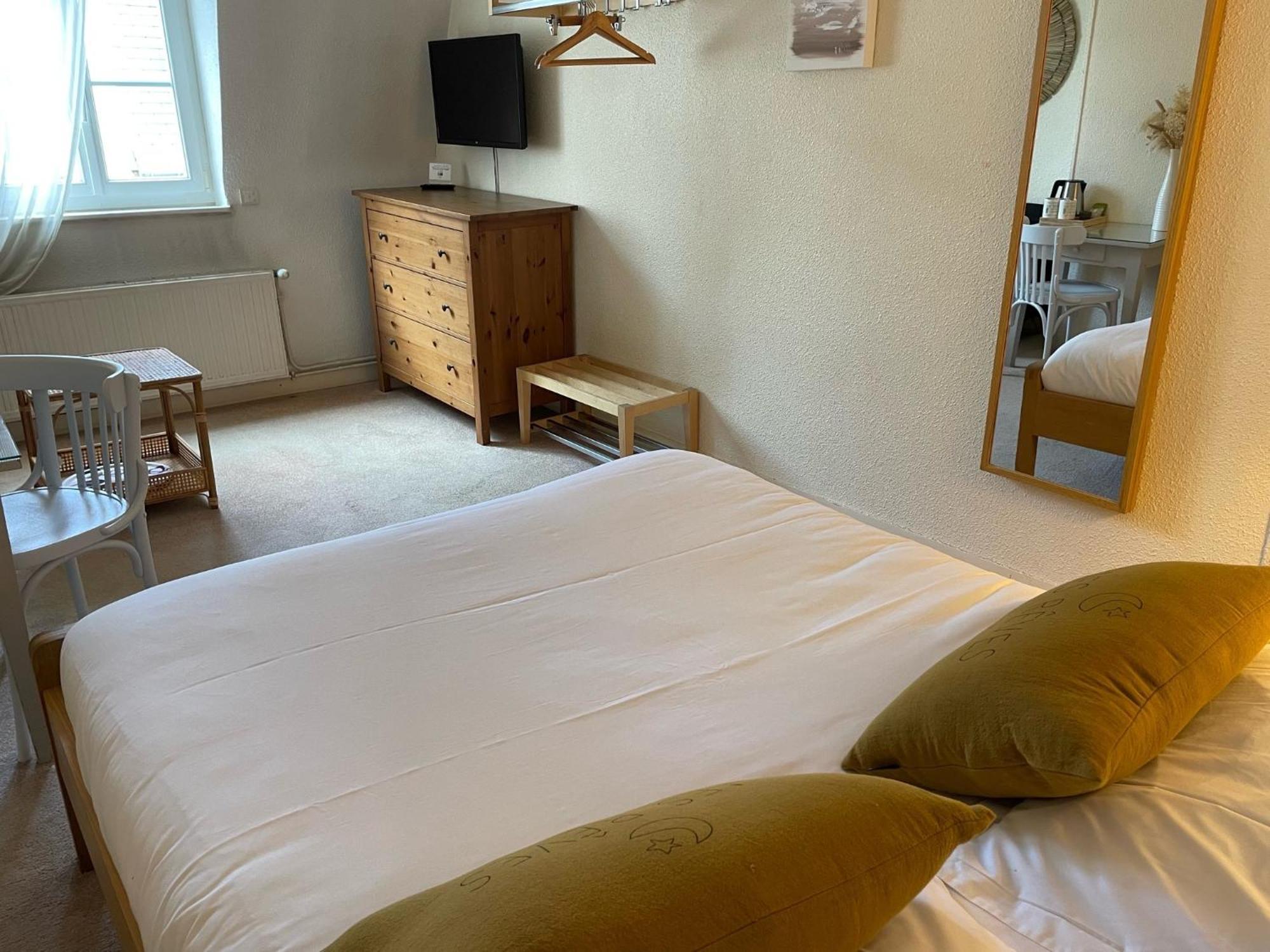 Hotel Des Falaises Villers-sur-Mer Bagian luar foto