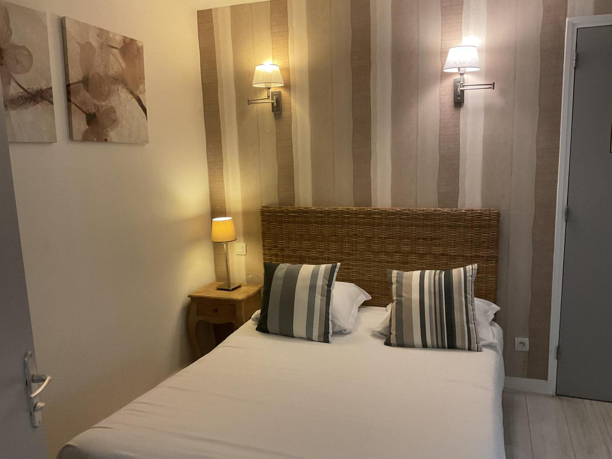 Hotel Des Falaises Villers-sur-Mer Bagian luar foto