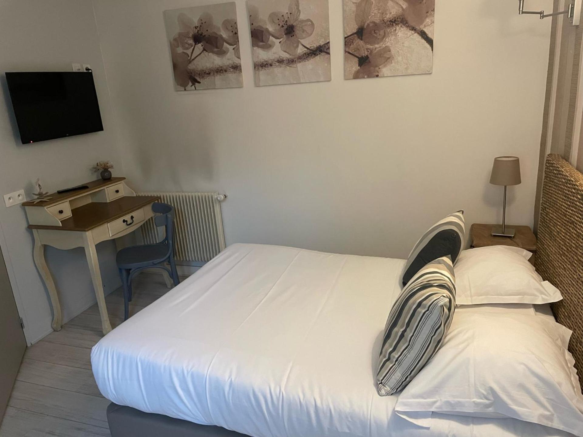 Hotel Des Falaises Villers-sur-Mer Ruang foto