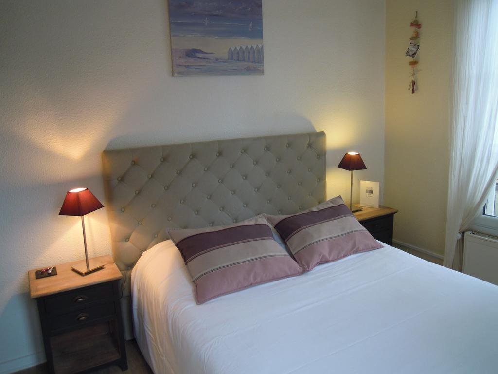 Hotel Des Falaises Villers-sur-Mer Ruang foto
