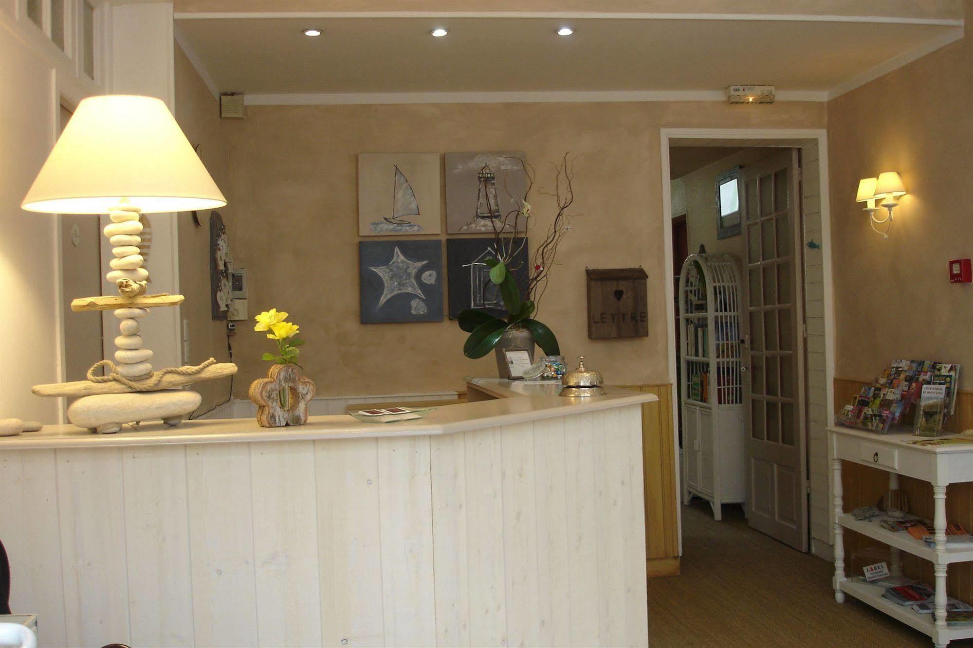 Hotel Des Falaises Villers-sur-Mer Bagian luar foto